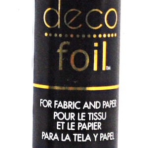 Può includere: Un rotolo di fogli di trasferimento in lamina decorativa blu per tessuto e carta. L'etichetta riporta "iCraft deco foil" e "5 fogli di trasferimento 6 pollici x 12 pollici (15,2 cm x 30,5 cm)"