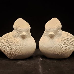 Paire de cardinaux en céramique non peinte, biscuit inachevé, céramique prête à peindre, ensemble de 2 po. de haut, décoration d&#39;intérieur, cardinaux, oiseau rouge, oiseau d&#39;un être cher