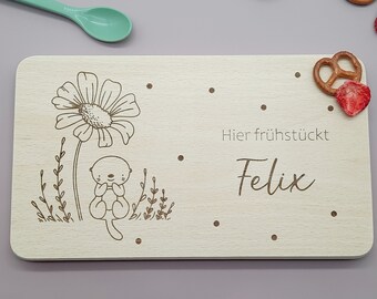 Frühstücksbrettchen kleiner Otter mit Namen / Geburtstag / Taufe / Geschenk zur Geburt