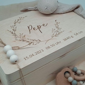 Personalized XL Keepsake Box Wreath Olive Branches Flower Wreath / Personalized Baby Keepsake Box Wood / Christening / Birth Gift