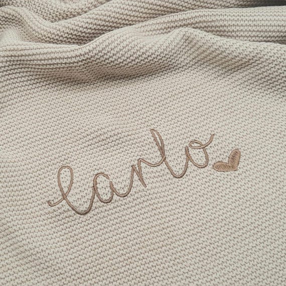 Babydecke personalisiert 6 Farben / Strickdecke / Geschenk zur Geburt / Taufe / Decke mit Namen und Herzchen