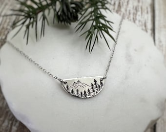 Collier bosquet de montagne - collier montagne - arbres à feuilles persistantes - pendentif de randonnée - bijoux forêt - cadeau pour amateur de plein air - collier nature