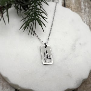 Personalized Forest Tree Necklace – Engraved Woodland Pendant – Rectangle Nature Jewelry Gift – Custom Evergreen Jewelry for Nature Lovers