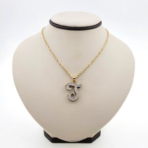 Hermoso colgante personalizado con la inicial J en cadena de oro amarillo macizo de 14 quilates y diamantes naturales de talla redonda de 0,42 ct.