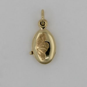 Vintage 1980s Solid 14K Yellow Gold Hand Crafted Locket Pendant.