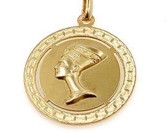 Beautiful Vintage 1980s Handmade 18K Yellow Gold Egyptian Queen