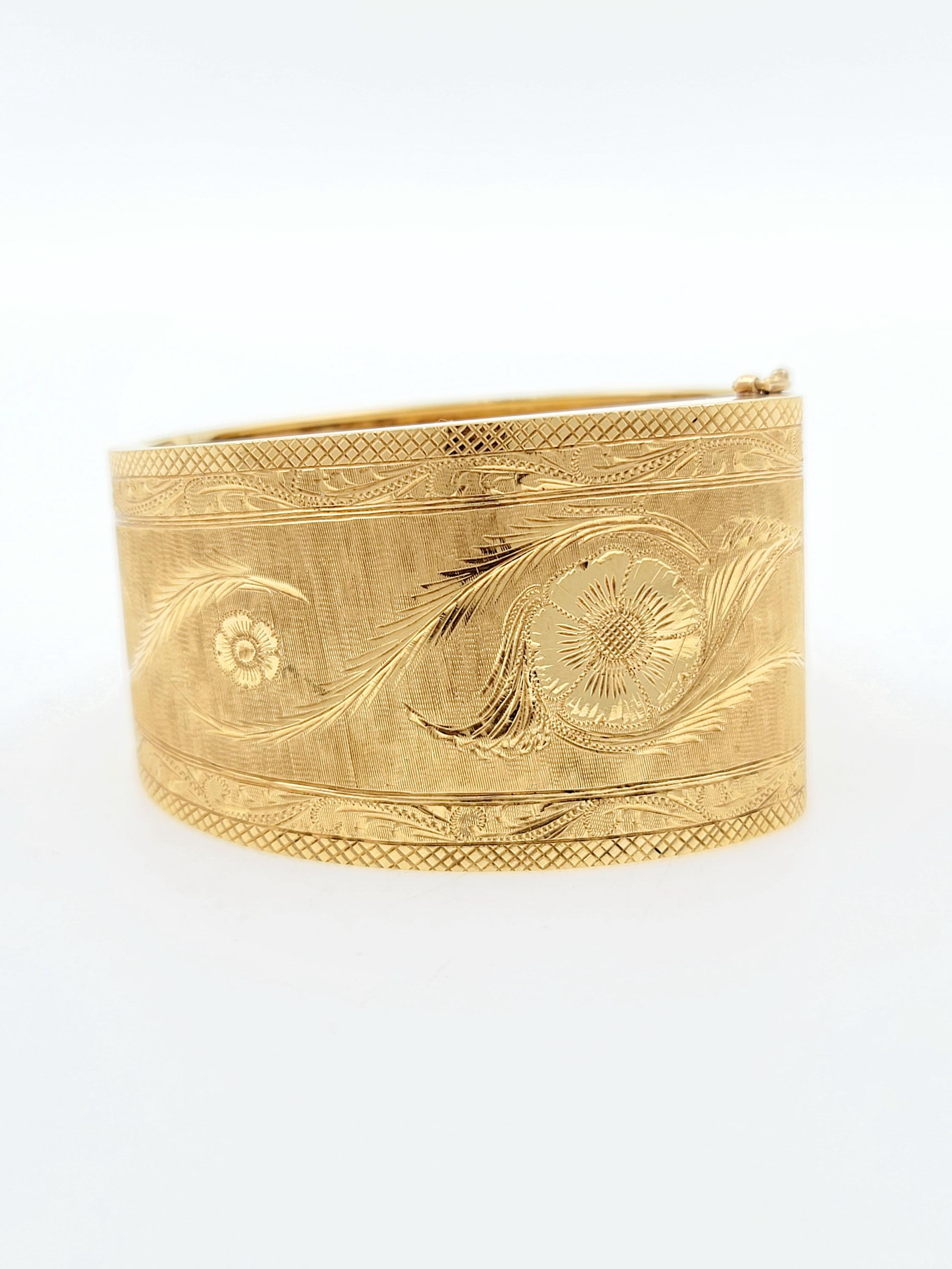 希少なハンドクラフトの彫刻入りヴィンテージ1950年代14Kソリッド