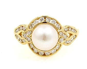 Vintage 1980s Handmade 18K Yellow Gold South Sea Pearl With 0.68ct Natural Diamonds Halo Engagement Ring