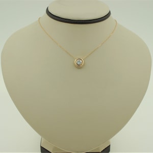 Beautiful Vintage 1980s Handmade 14K Solid Yellow Gold with 0.50 Ct Round Cut Cubic Zirconia Minimalist Pendant Necklace