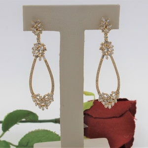 Vintage 1970s Handmade Solid 14K Yellow Gold Diamond Dangle Drop Earrings. 3.30 CT Earrings