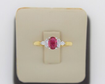 Vintage 1980s Handmade 18K Solid Yellow Gold Ruby Diamonds Ring. Engagement Ring
