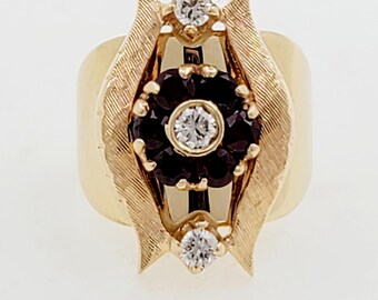 Anello antico in oro giallo 14k con granato e diamanti a forma di fiore