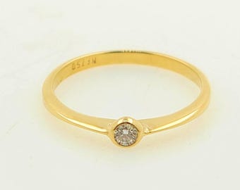Vintage 1970s Diamond 18K Yellow Gold Minimalist Ring