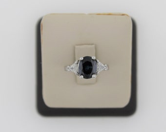 Vintage 1980s Handmade Platinum Sapphire Diamond Ring. Engagement Ring.