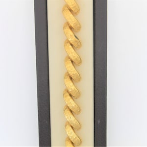 Designer ARR 14K Vintage 1970s Handmade Solid 14K Yellow Gold Hammer Matte Finish Bracelet