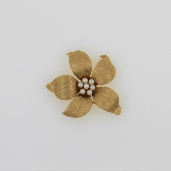 Vintage 1940s Handmade 14K Yellow Gold Pearl Flower Pin  display picture 1