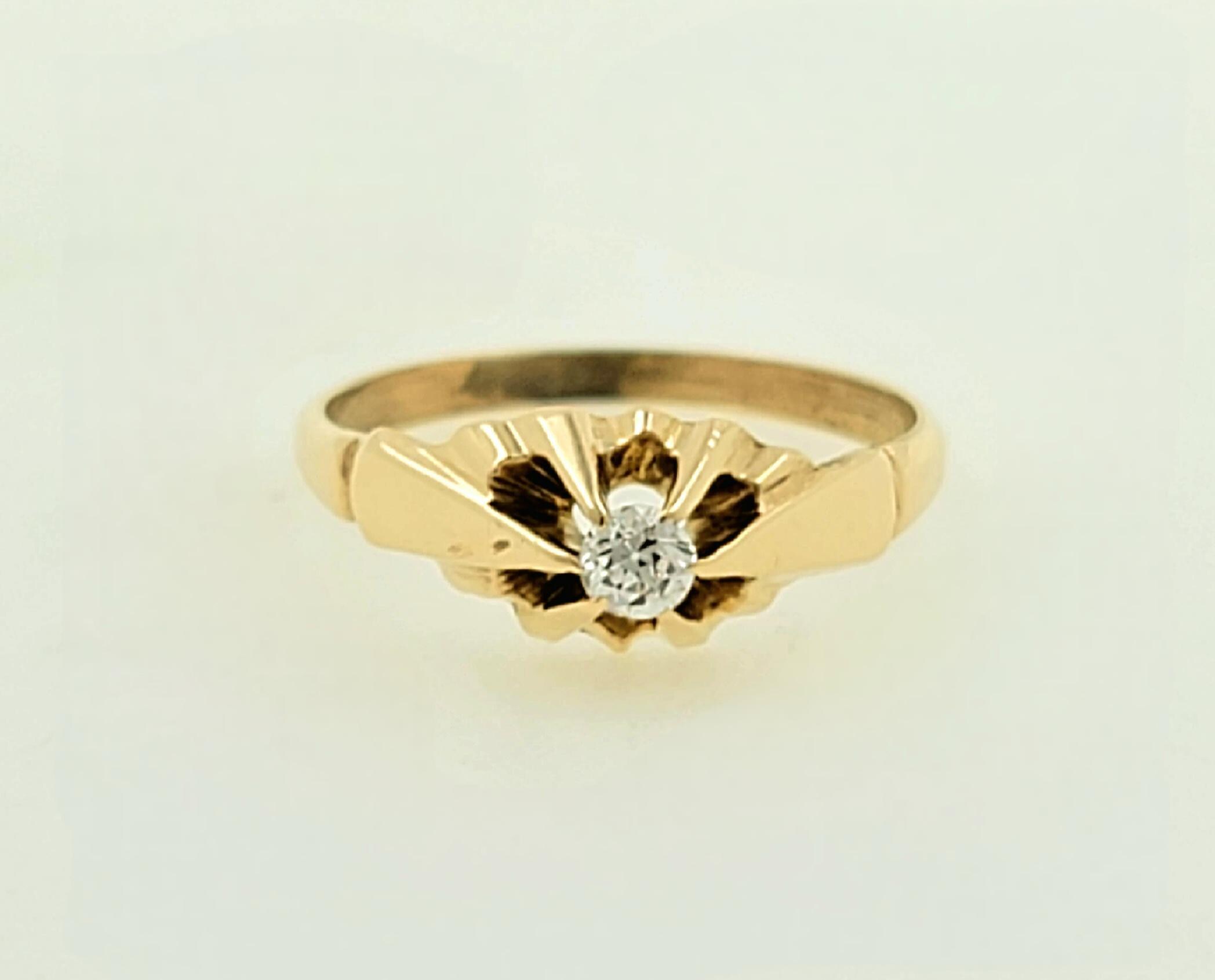 Beautiful Vintage 1950s Handmade Solid 14K Yellow Gold Natural Diamond Engagement Ring