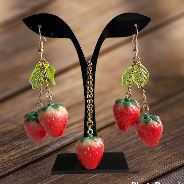 Collana con orecchini a forma di fragola Cutecore / Set di orecchini pendenti con frutta estiva / Ciondolo ipoallergenico con cibo kawaii / Ciondolo con fragola rossa