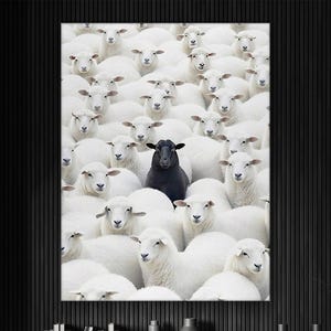 Schwarze Schafe Wand Kunst Leinwand | Abheben, anders sein Print | Motivierende moderne Tierdekoration | Schrilles Minimalistisches Home Poster