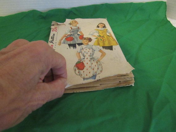 Vintage Simplicity Apron Pattern - image 4