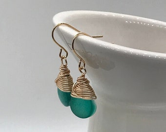 Beaded Drop Earring, Gold Plated Earrings, Boho Dangle earrings, Green Glass Earrings, Minimalist Earrings, Beaded Earrings, Small Earrings