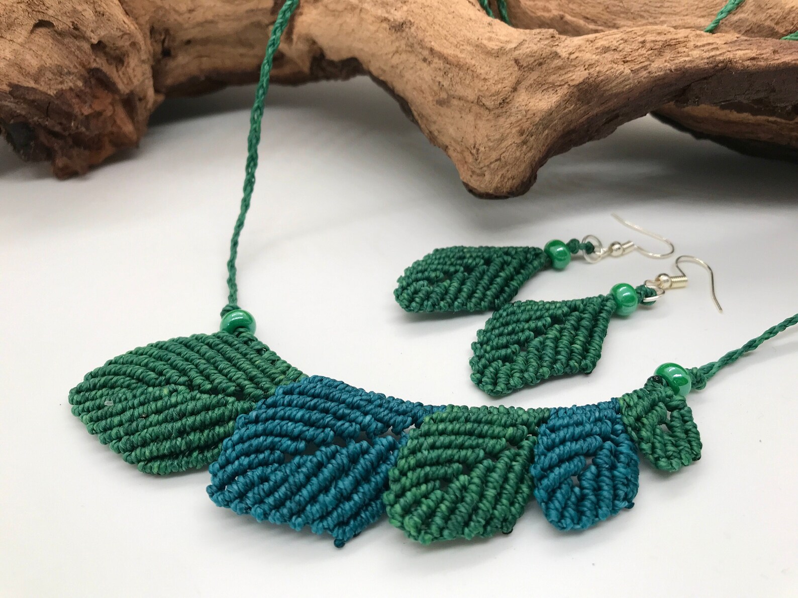 GREEN TWIST MACRAME EARRING main image 1