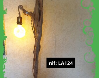 Lampadaire en bois flotté