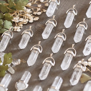 Clear Quartz Necklace - Clear Crystal Point Necklace - Silver Quartz Crystal Pendant - Healing Jewellery - Quartz Hexagonal Point Necklace