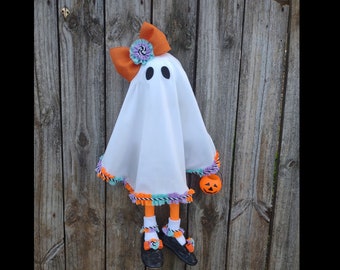 Ghost Trick or Treater Wreath Attachment, Girl Ghost Door Hanger, Halloween Decorations, Outdoor Decorations, Cute Halloween Embellishment