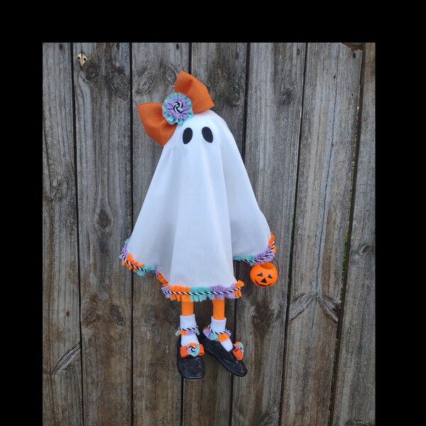 Ghost Trick or Treater Wreath Attachment, Girl Ghost Door Hanger, Halloween Decorations, Outdoor Decorations, Cute Halloween Embellishment