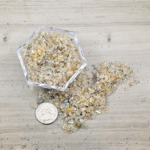 Microplaquetas de queda de quartzo rutilado dourado 3x5mm