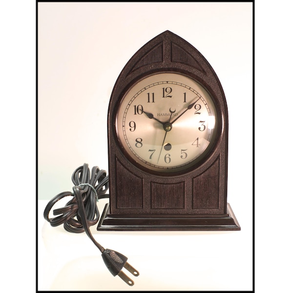 Hammond Synchronous Ravenswood Electric Clock Vintage Working Gothic Bakelite Desk Mantel