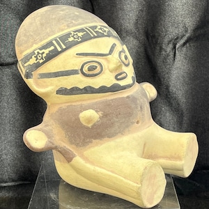 Peruvian Chancay Cuchimilco Seated Woman Statue Replica, Slipped Pottery Arte Chancay PreColombian