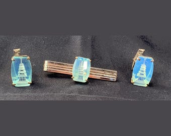 Spinki do mankietów i krawata z japońskiego srebra wysokiej próby z opalowym szkłem rzeźbionym w kształcie pagody. Zestaw ślubny MCM