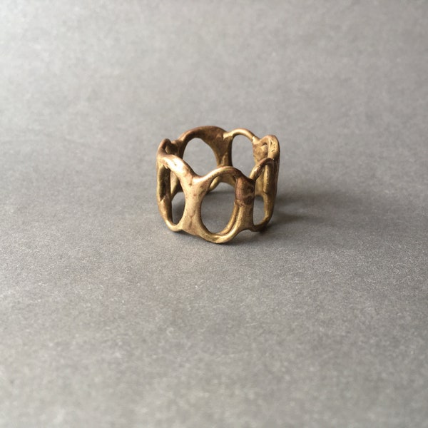 Vintage sculptural brass ring - brutalist design