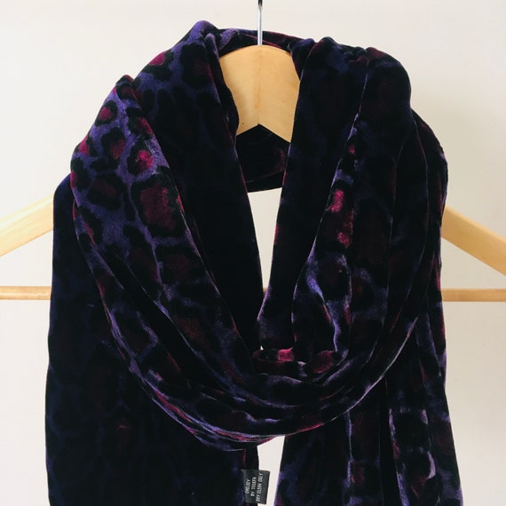 Vintage purple leopard print velvet scarf - image 1