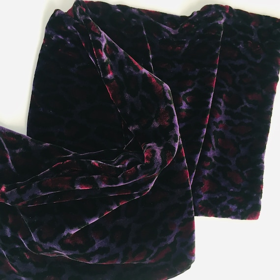 Vintage purple leopard print velvet scarf - image 5