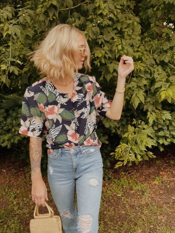 Vacation Cove Shift Top In Violet