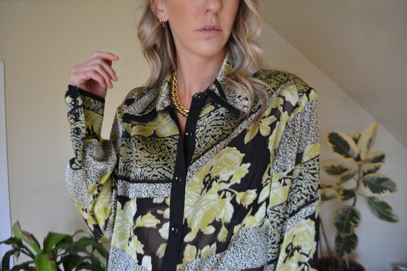 Vintage Floral Black and Green Blouse - image 6