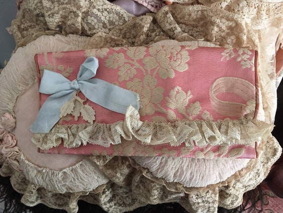 Antique Boudoir Pochette