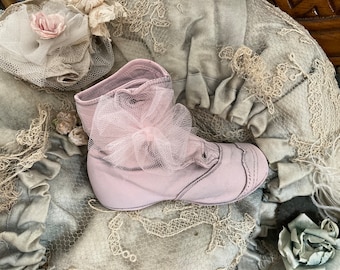 Small old boudoir boots shabby pink