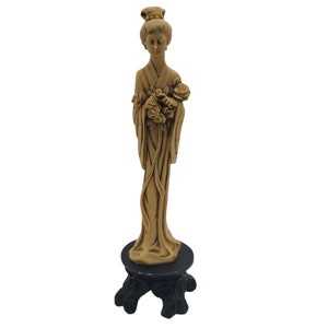 Vintage Asian Geisha Holding Flowers Statue #102 Measures 10&quot; Beige Black