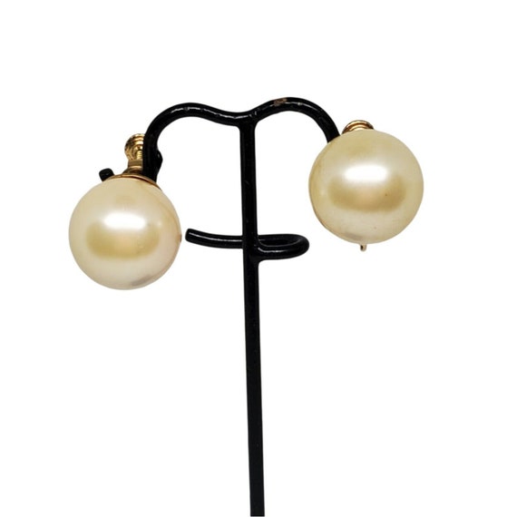 Vintage Signed Marvella Faux Pearl Clip On Earrin… - image 1