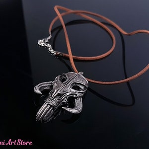 Mandalorian Mythosaur Skull Pendant. Mythosaur Skull Necklace. Mythosaur Pendant. Mandalorian Mythosaur Symbol Pendant. Gift for boyfriend