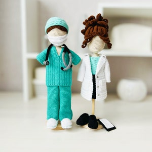 Amigurumi doctor doll clothes pattern, crochet doctor doll outfit, Amigurumi doll clothes, doctor doll crochet pattern, doll stethoscope diy