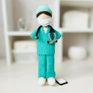 Amigurumi doctor doll clothes pattern, crochet doctor doll outfit, Amigurumi doll clothes, doctor doll crochet pattern, doll stethoscope diy