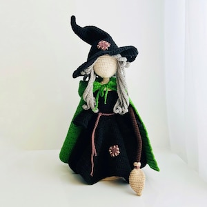 Virkmönster för Amigurumi-häxdockklädsel (PDF)