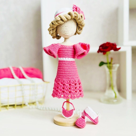 Easy crochet dress for dolls (portuguese/spanish) 