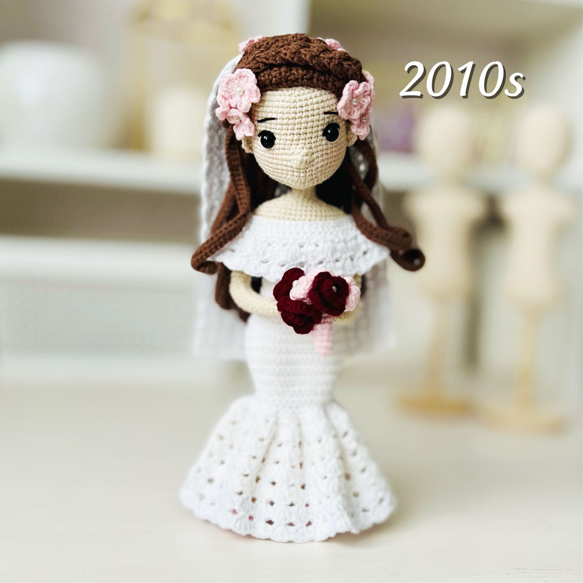 かぎ針編みの花嫁人形パターン、着脱可能な服が付いた9インチの人形