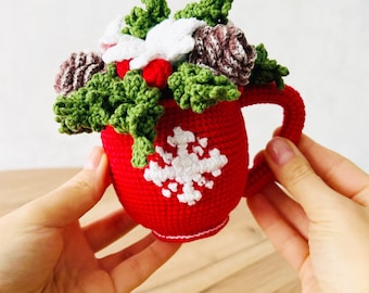 Kerst bloemendecor, beker met dennenappels en bloemen haakpatroon, amigurumi-tutorial wintercadeau, gehaakte dennentak